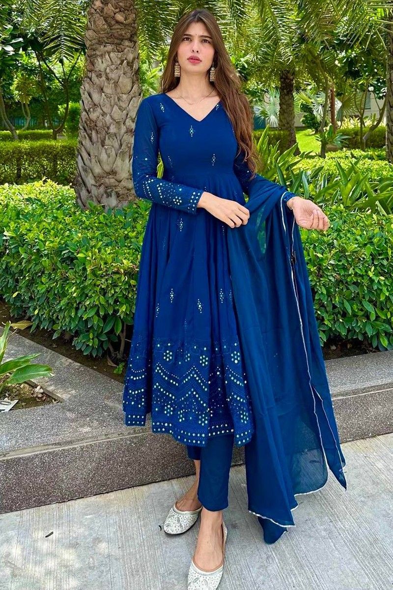 Pin by Spandana Reddy Sappidi on Dresses,sarees,lehangas | Designer dresses  indian, Fancy dresses long, Party wear indian dresses
