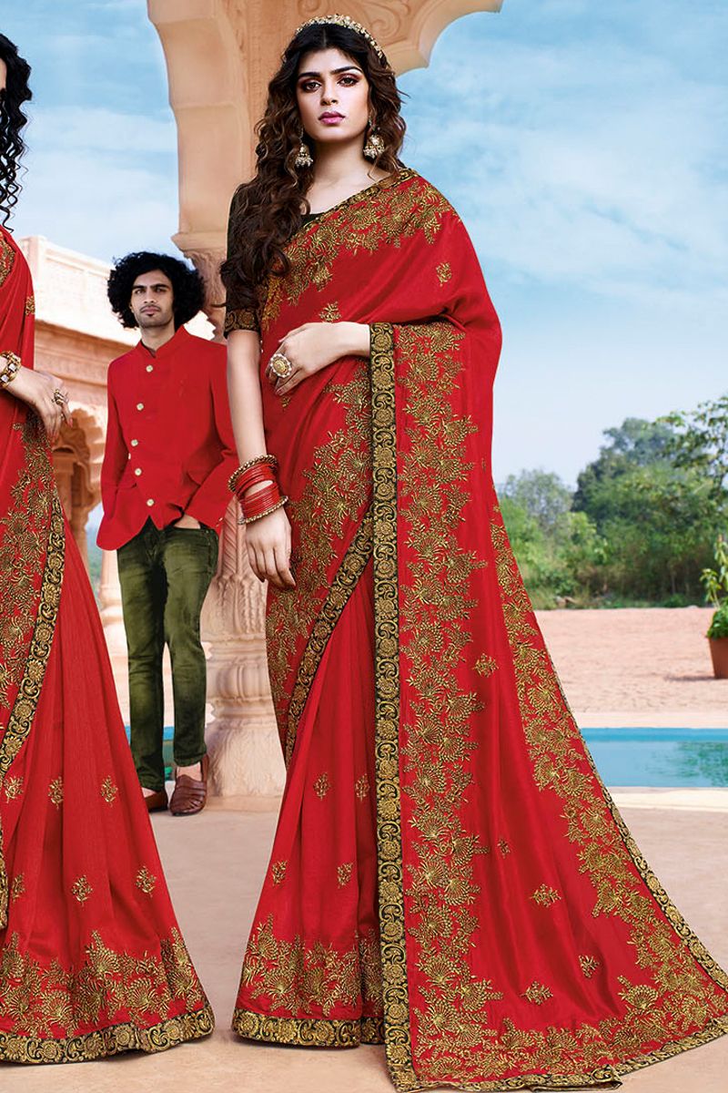 Beautiful Looking Wedding Saree In Red ...