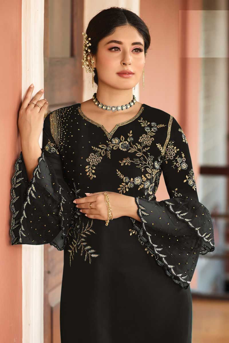 Finding the Perfect Salwar Kameez for Every Occasion | Readiprint Fashions  Blog