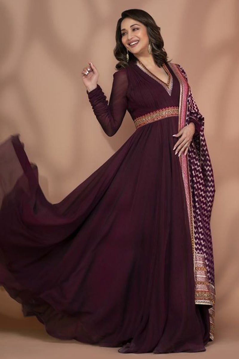 SAME PINCH: Kareena & Hollywood Actress Annalise Pick Up IDENTICAL Gowns!