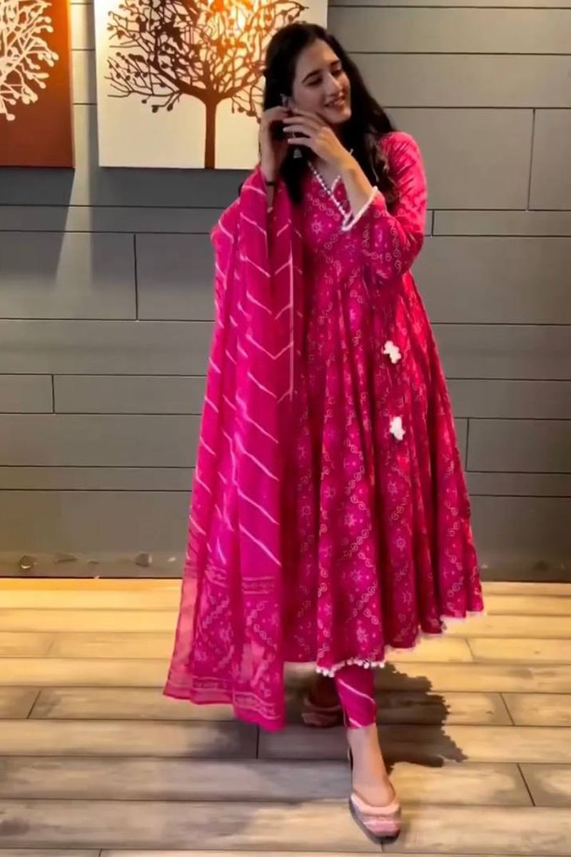 Ami Savjani - Customised Indo-Western bandhani outfit with gota Patti work  along with gaji silk skirt . . .  #rajkot#designerwear#designinspiration#fashion#fasioninsta#customize#blue#indowestern#instagood#explore  | Facebook