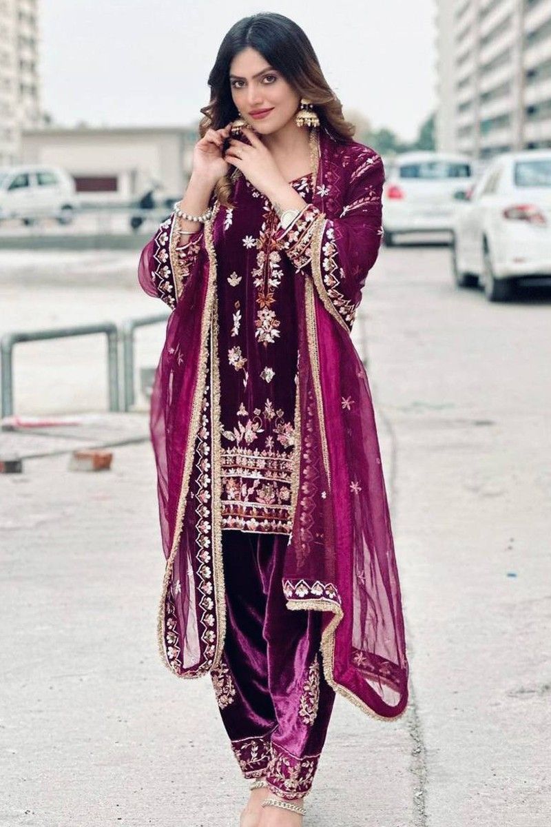 MDB 026077 ( Buy Anarkali Suits Online India ) | Boutique style dresses, Velvet  suit design, Indian clothes online