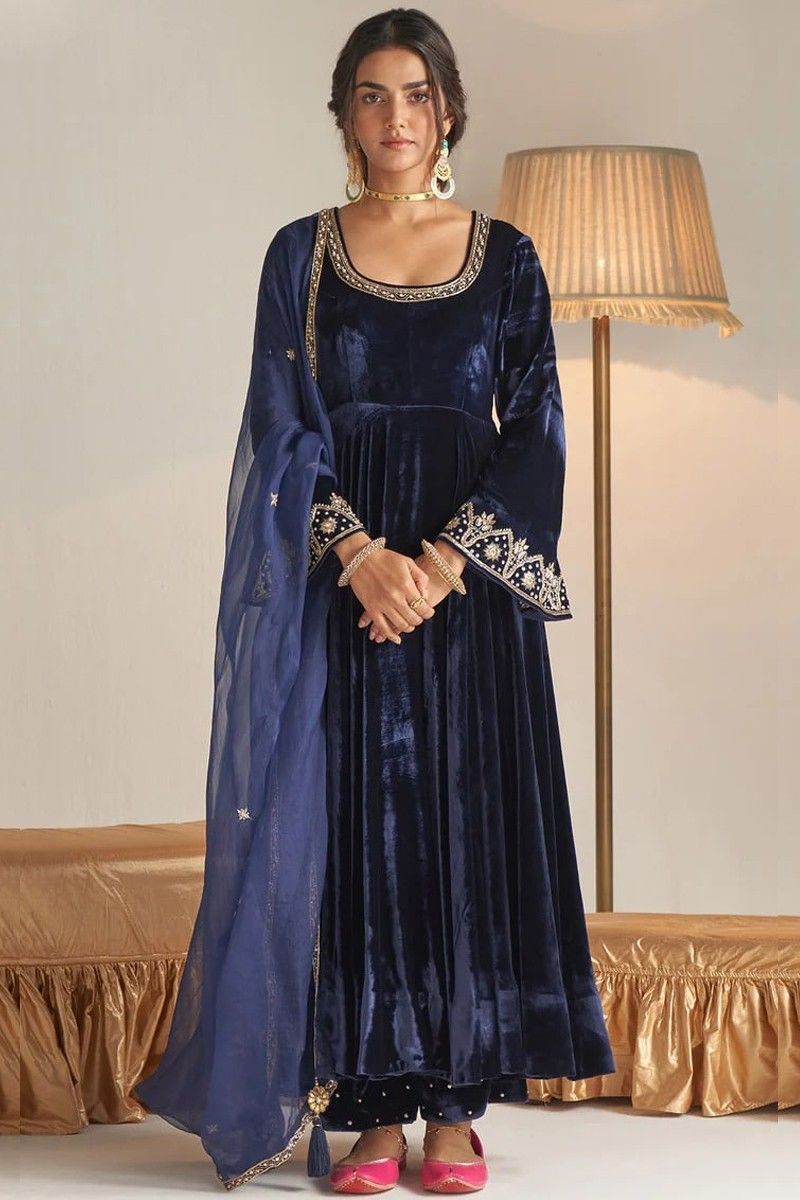 Best fabric for Pakistani Bridal dresses – Karigur