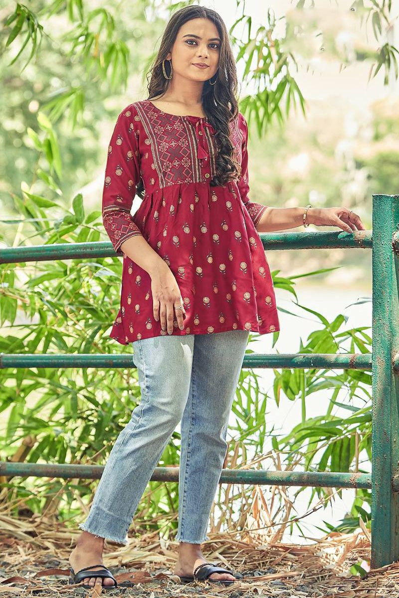 Get online offer on Printed Short Kurtis White Color Straight Short Kurta  Kurti With Floral Print – Lady India