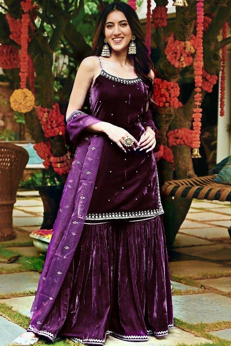 Guzarish Pure Viscose Velvet Wholesale Wedding Salwar Suits 8 Pieces  Catalog Catalog