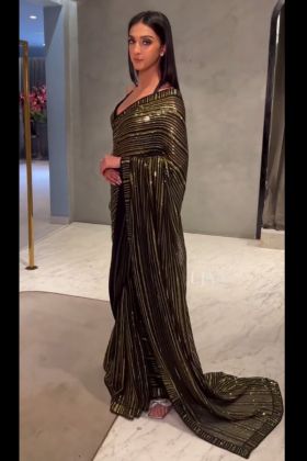Bollywood Actress Kiara Advani Wear Black Saree