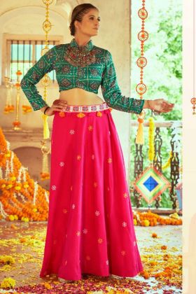 Dandiya Night Wear Bandhani Printed Crop Top With Pink Lehenga