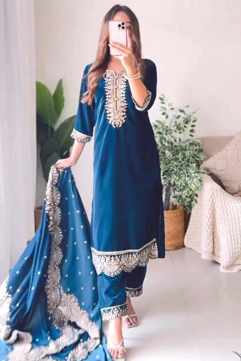 Shamita Shetty Real Georgette Long Anarkali Suit at Rs 2499 in Surat